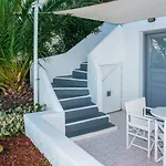 Prekas Apartment *